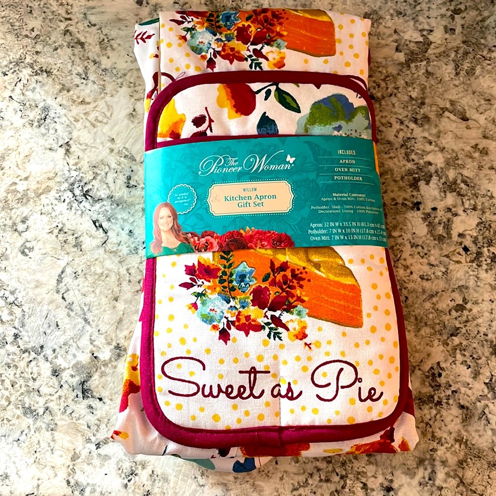 Pioneer woman kitchen apron gift set BRAND NEW!!!